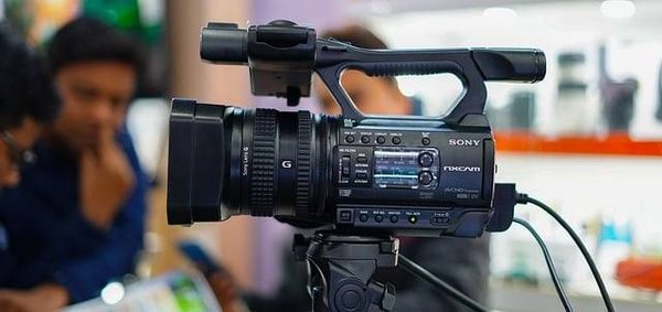 Comment regarder et suivre les productions audiovisuelles sénégalaises en ligne ou à la télévision ?